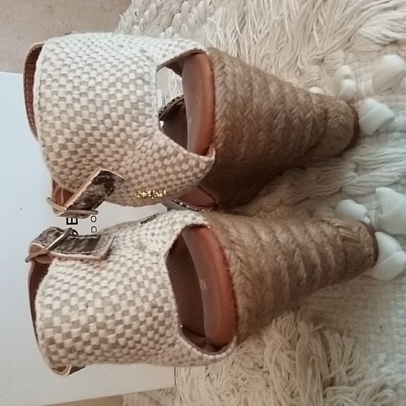 Kurt Geiger NIB Snakeprint Wedges 7.5 - Picture 7 of 10